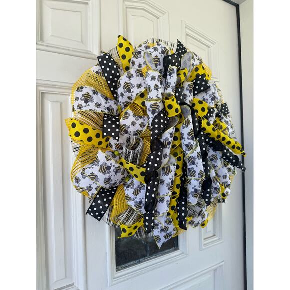 Honey Bee Ribbon & Mesh Spring Summer Wreath, Bumblebee Front Door Hanger - Picture 4 of 6